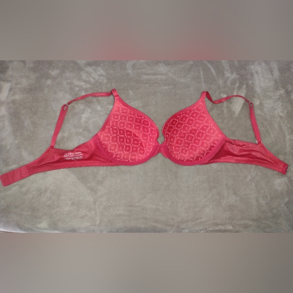 Woman's Red Victoria Secret Biofit Bra 34B - Picture 2 of 3